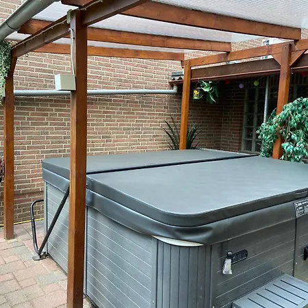 Thailand Lounge Whirlpool Sauna Apartament